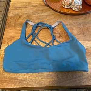 Lululemon Size 6 Free to Be Wild Sports bra